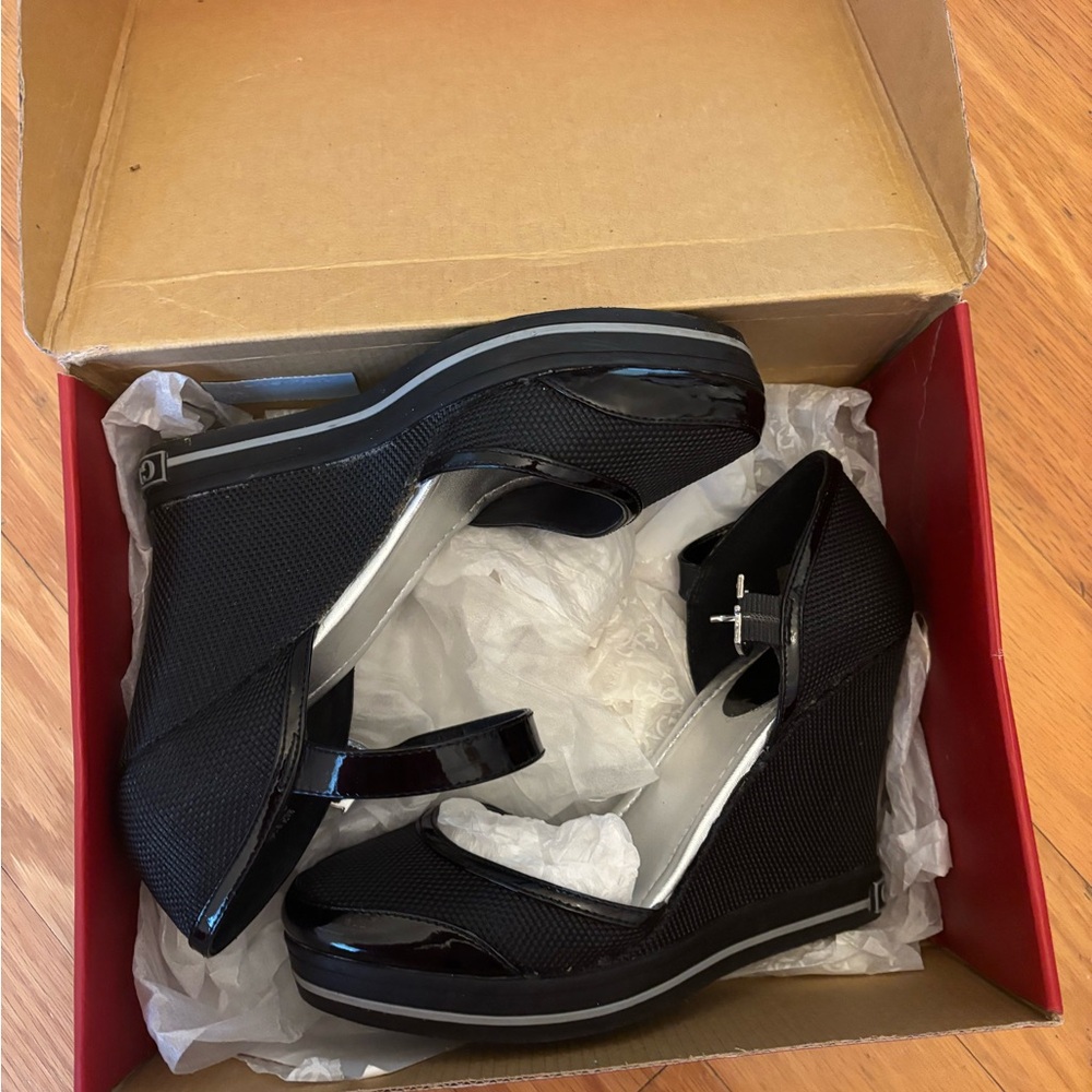 Vintage Guess Black Wedge Heels